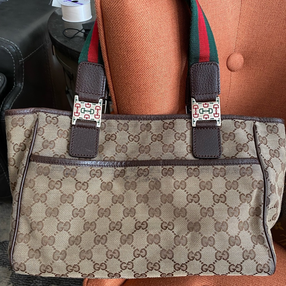 Cute Gucci tote.